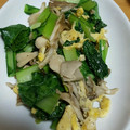 okazakana's cooksnap of when they made しゃっきり小松菜＆舞茸＆卵の塩炒め。.
