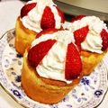 ☆KohMama☆'s cooksnap of when they made デコカップケーキ～ショートケーキ風味～.