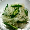 kutsuken's cooksnap of when they made 甘～い！新玉ねぎとオクラのナムル風サラダ.