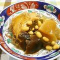 Haru Haru's cooksnap of when they made 鳥手羽と大豆・大根煮込み.