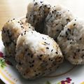 けぃこ。だぃご's cooksnap of when they made 揚げ玉とゴマのおにぎり.