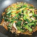 おうすずママ's cooksnap of when they made ご飯がすすむ☆小松菜とにんじん炒め.