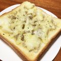 yukonars's cooksnap of when they made ちりめんじゃこ＆チーズトースト.