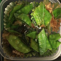 nishimo's cooksnap of when they made 我が家のお弁当☆ササッと絹さや炒め.