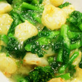 gootie's cooksnap of when they made なばなとエビの中華炒め.