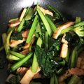 ku**'s cooksnap of when they made 小松菜とベーコンのにんにく炒め.