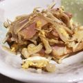 momocos's cooksnap of when they made 朝食やランチに簡単♡えのき卵ベーコン丼♡.