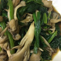 春ネコ's cooksnap of when they made 舞茸とほうれん草炒めもの☆.