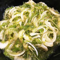あっこちゃん☆☆'s cooksnap of when they made めかぶと新玉ねぎのさっぱり和え.