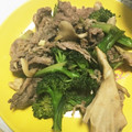 夜にゃん's cooksnap of when they made 牛肉と舞茸のオイスターソース炒め.