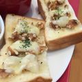 しえるる's cooksnap of when they made 胡桃と蜂蜜のピザトースト.