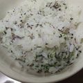 あゆたっくん's cooksnap of when they made ゆかりと青海苔のおにぎり.