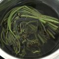 ♪♪えくぼ♪♪'s cooksnap of when they made わらび　重曹であく抜き.