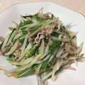 hash五阡円屋絽地's cooksnap of when they made 豚こま肉とにらともやしのラー油炒め.