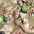 ちゃこ1978's cooksnap of when they made 肉じゃがの翌日は♪残った煮汁で鶏の旨辛煮.