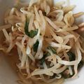 クック4LE2C7☆'s cooksnap of when they made 給料日前にど～ぞ♪　簡単☆もやし酢.