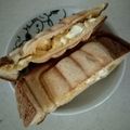クックG623X5☆'s cooksnap of when they made 燻製卵ホットサンド.