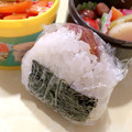 ゆーこリン♡'s cooksnap of when they made さつま揚げのおにぎり★天むす風.