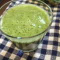 大王イカ's cooksnap of when they made 小松菜とバナナのグリーンスムージー.