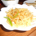 ramieru's cooksnap of when they made ハムとじゃがいもともやしのカレー炒め.