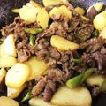 ミツコ・メアリー's cooksnap of when they made 簡単おかずに牛肉とじゃが芋の 甘辛炒め！.