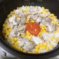 まめぽ's cooksnap of when they made コーンとトマト丸ごとチキンごはん.