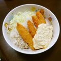 りこまこせいやのパパ's cooksnap of when they made 簡単♪葱タルタルのエビフライ丼プレート。.