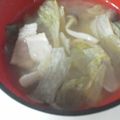 あっつん３'s cooksnap of when they made レタスとベーコンのスープ.