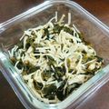 yonemich's cooksnap of when they made 簡単調理♪えのきとわかめの酢の物.