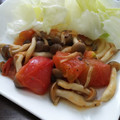 ババァル's cooksnap of when they made 簡単トマトとしめじのにんにく炒め.
