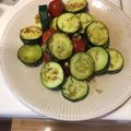 クック106E38☆'s cooksnap of when they made ズッキーニとミニトマトの炒め物.