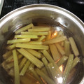 白砂浜's cooksnap of when they made ふきのあく抜き　成功したよ♪.