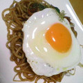 鬼嫁ちーちゃん's cooksnap of when they made 半熟がおいしい！目玉焼きそば.