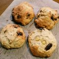 Sio★'s cooksnap of when they made ホットケーキmixでチョコバナナスコーン.