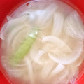 コハナ＊'s cooksnap of when they made たまねぎと絹さやの味噌汁.