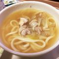 クックV4WJS0☆'s cooksnap of when they made 彼氏が満足する夜食、白だし鳥もも肉うどん.