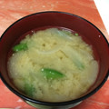 akipopc's cooksnap of when they made たまねぎと絹さやの味噌汁.