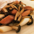 実美衣's cooksnap of when they made 長ネギとキノコとウインナーの和風炒め.