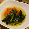 ∞くぅ∞'s cooksnap of when they made 小松菜とトマトとえのきだけのスープ.