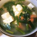 kisberry's cooksnap of when they made ◇にら＆豆腐のお味噌汁◇.