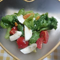 なおつん0802's cooksnap of when they made トマトと卵シーザーサラダ風.
