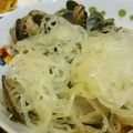 しんにし's cooksnap of when they made 簡単 ボンゴレビアンコ風春雨のチーズ添え.