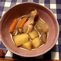 tomorin61's cooksnap of when they made 柔らか鶏手羽元とじゃが芋の煮物.