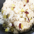 ★みーちゃんママ★'s cooksnap of when they made 簡単♡ウマウマ♡サツマイモごはん.