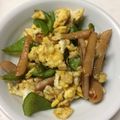 とも8011's cooksnap of when they made 簡単♫ピーマン ウインナー 卵炒め.