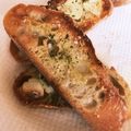 にゃろーず's cooksnap of when they made 簡単すぎる！やみつきガーリックトースト.