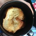 Gwakie's cooksnap of when they made 絶品＊簡単 オニオングラタンスープ.
