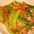 RIKAっち☆'s cooksnap of when they made スナップえんどうとベーコン炒め♪弁当にも.