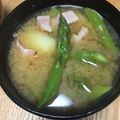 machi5111's cooksnap of when they made 春のアスパラとじゃがいものお味噌汁.