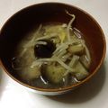 ぽちこ（マイ）'s cooksnap of when they made 簡単なすともやしのみそ汁.
